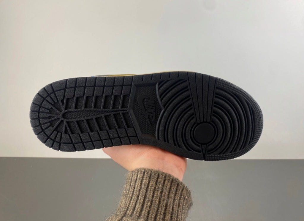 JORDAN 1 LOW TRAVIS SCOTT