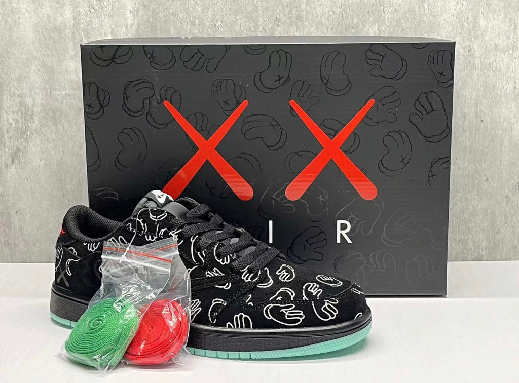 JORDAN 1 LOW TRAVIS SCOTT
