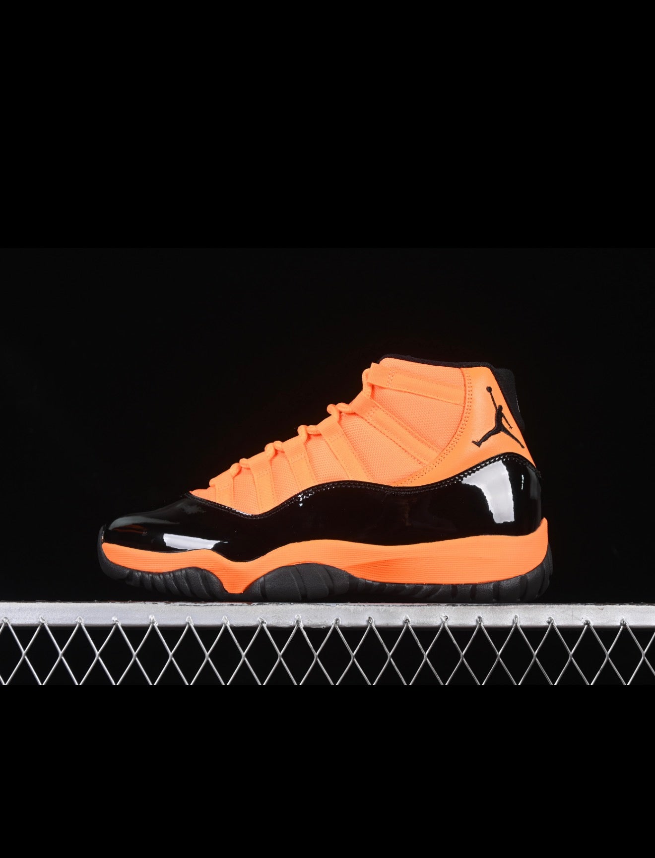 AJ11 AIR JORDAN 11 (WOMEN)