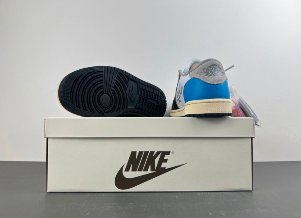 JORDAN 1 LOW TRAVIS SCOTT