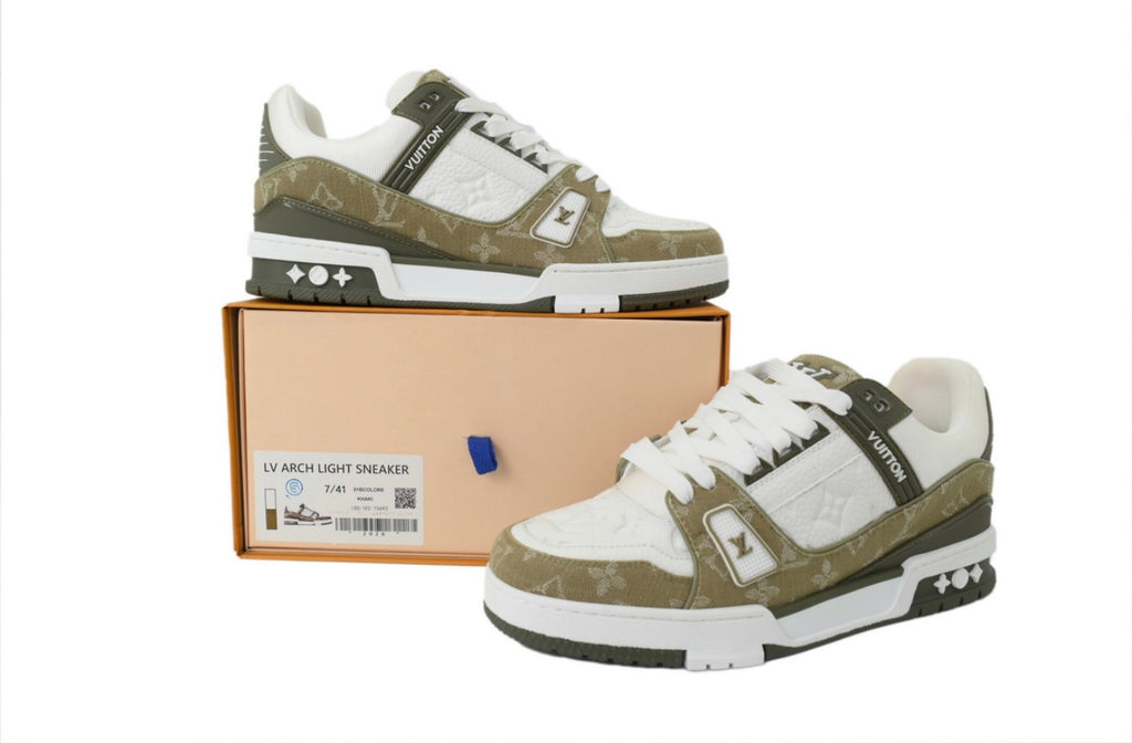 LOUIS VUITTON SNEAKERS (WOMEN)