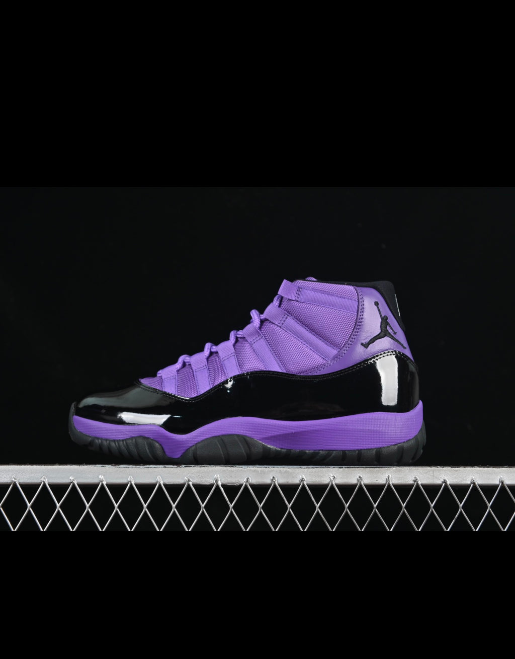 AJ11 AIR JORDAN 11 (WOMEN)