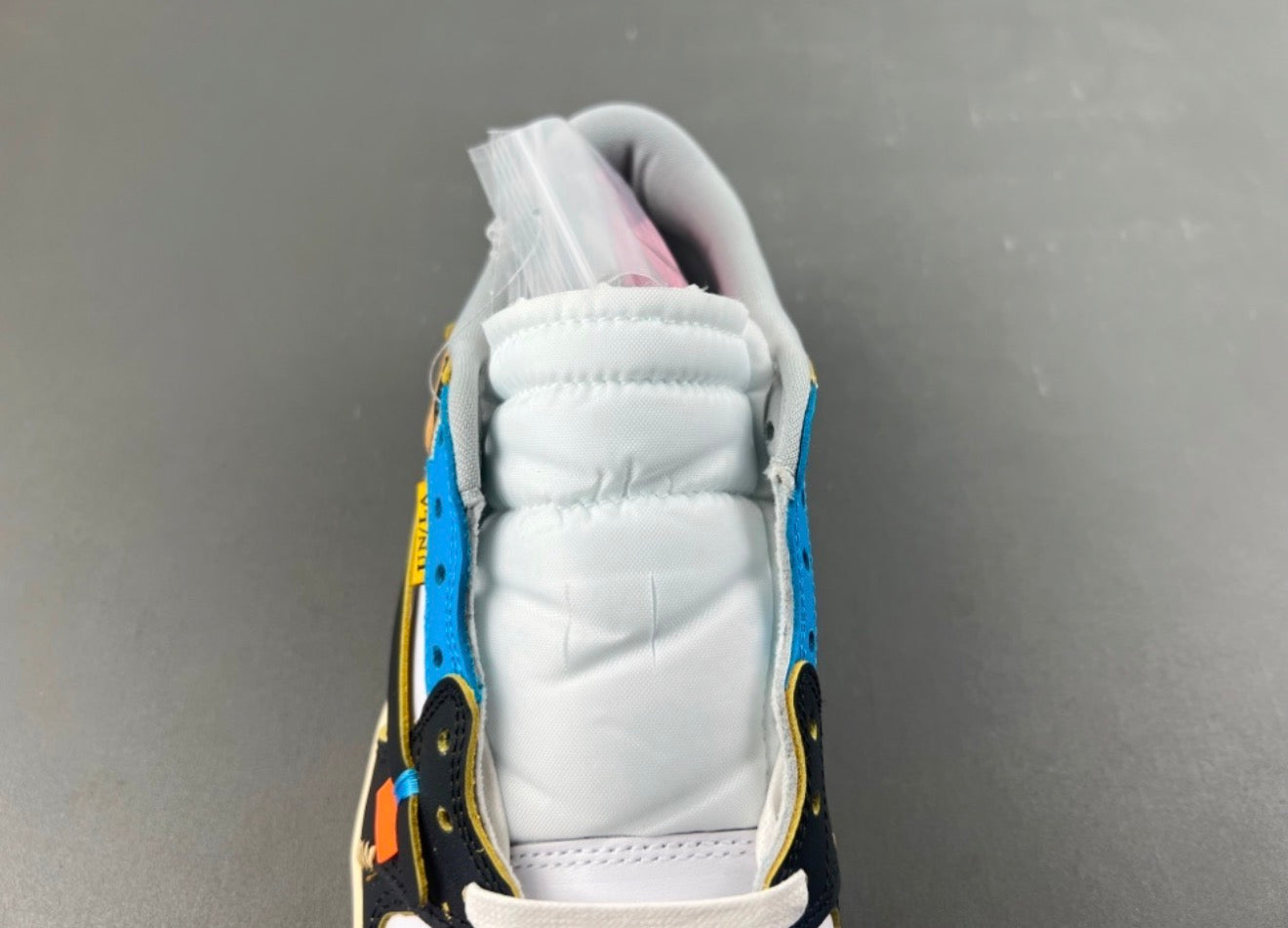 JORDAN 1 LOW TRAVIS SCOTT
