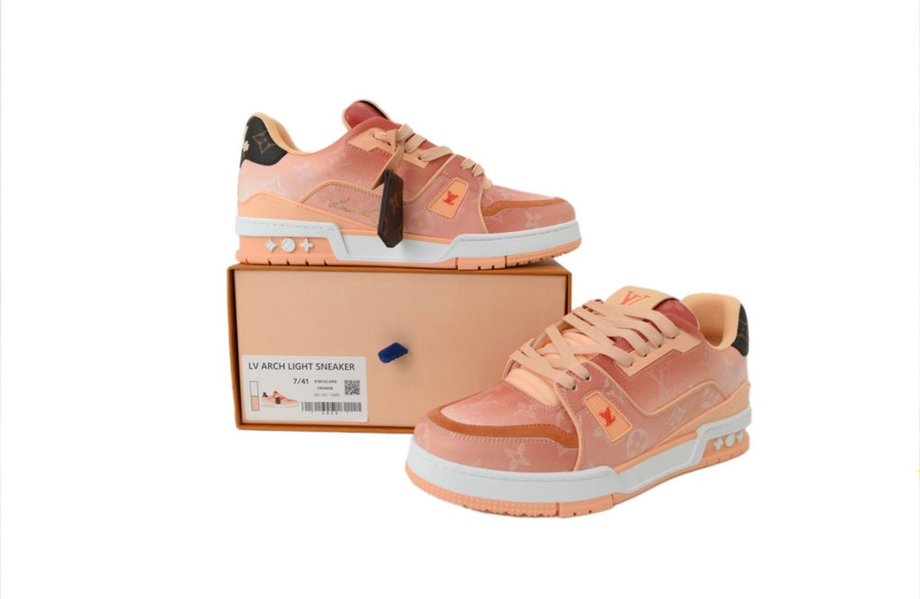 LOUIS VUITTON SNEAKERS (WOMEN)