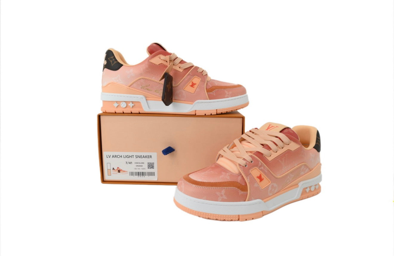 LOUIS VUITTON SNEAKERS (WOMEN)