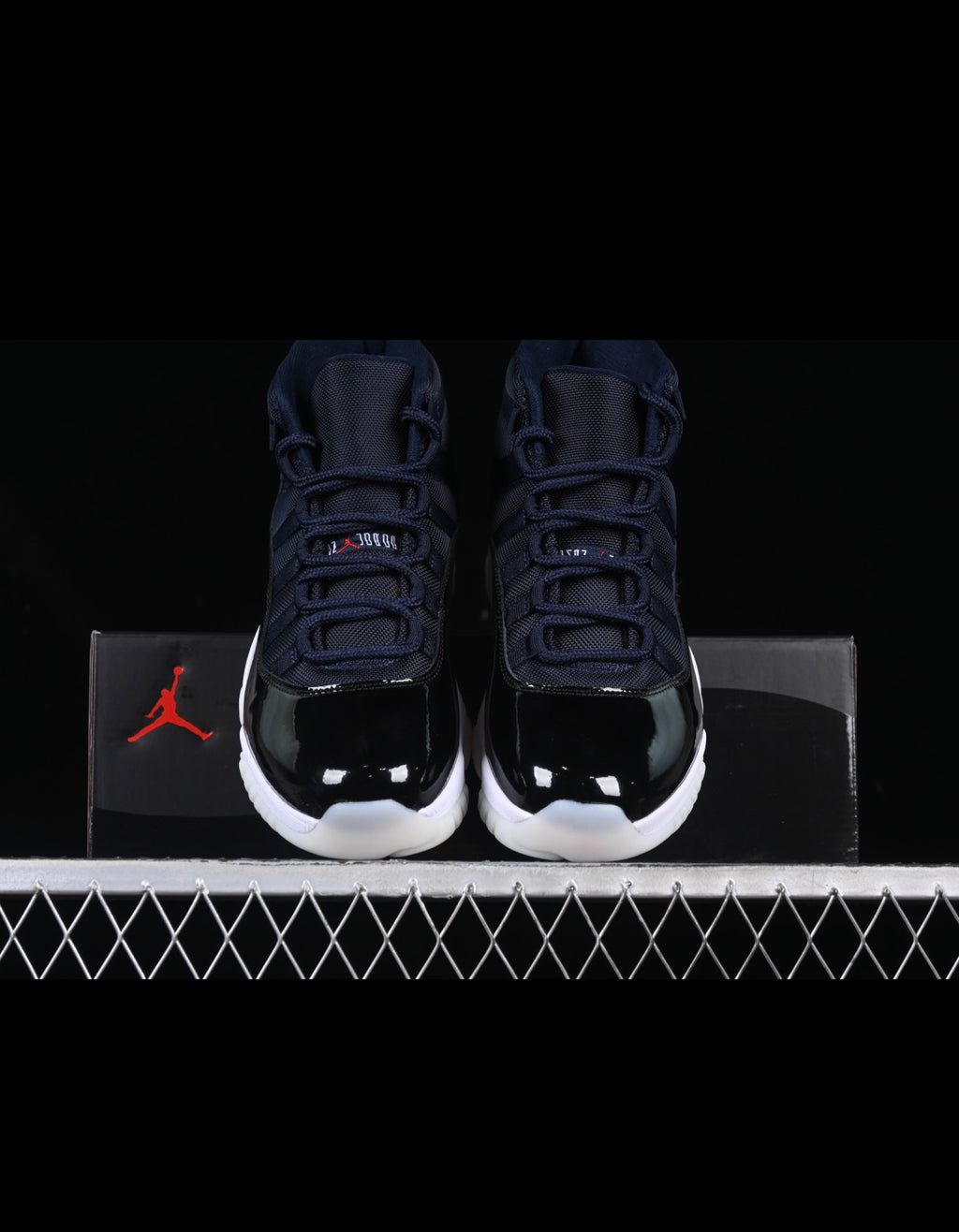 AJ11 AIR JORDAN 11 (WOMEN)