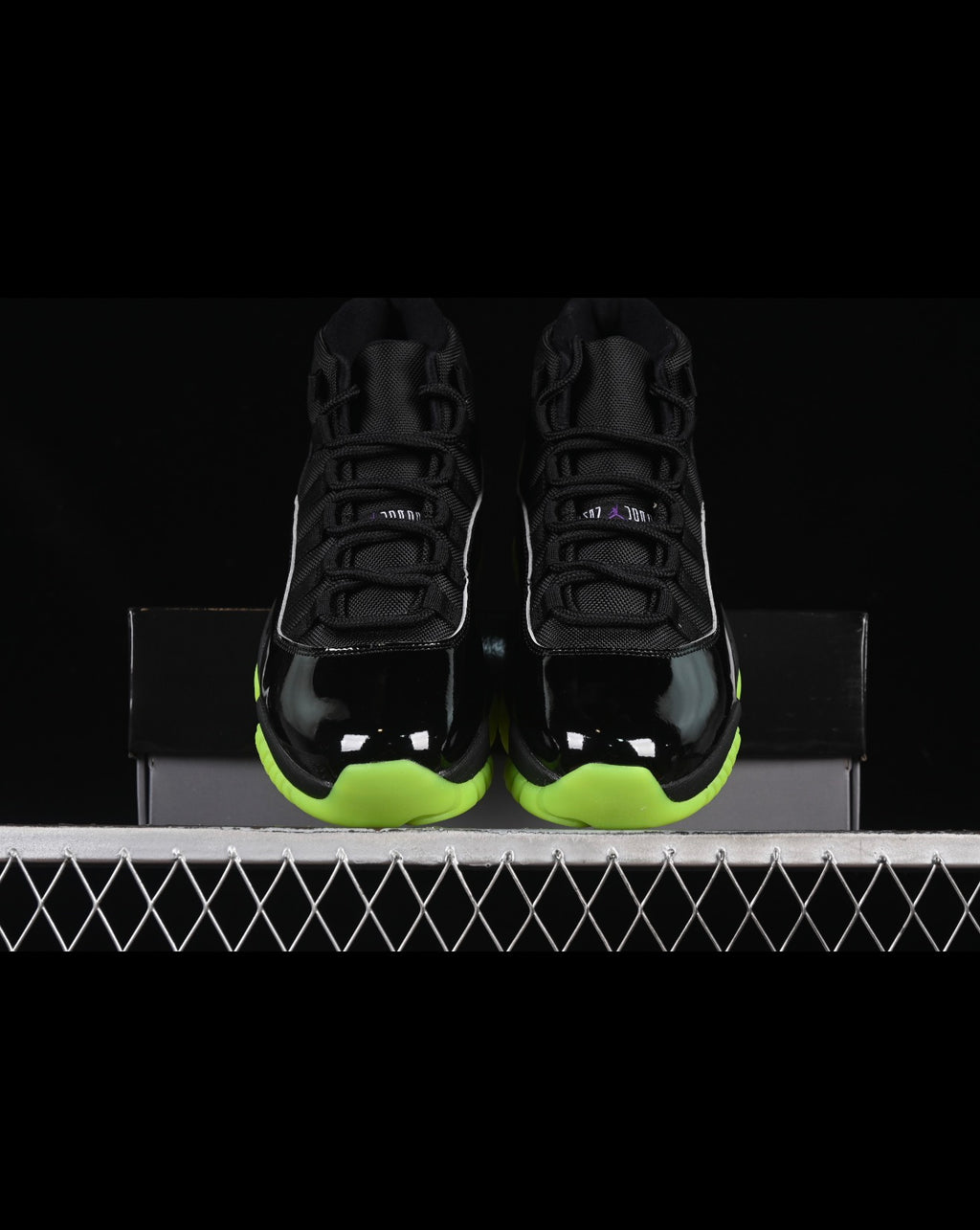 AJ11 AIR JORDAN 11 (WOMEN)