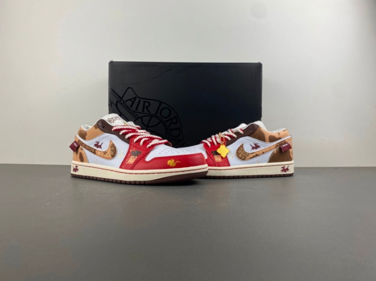 JORDAN 1 LOW TRAVIS SCOTT