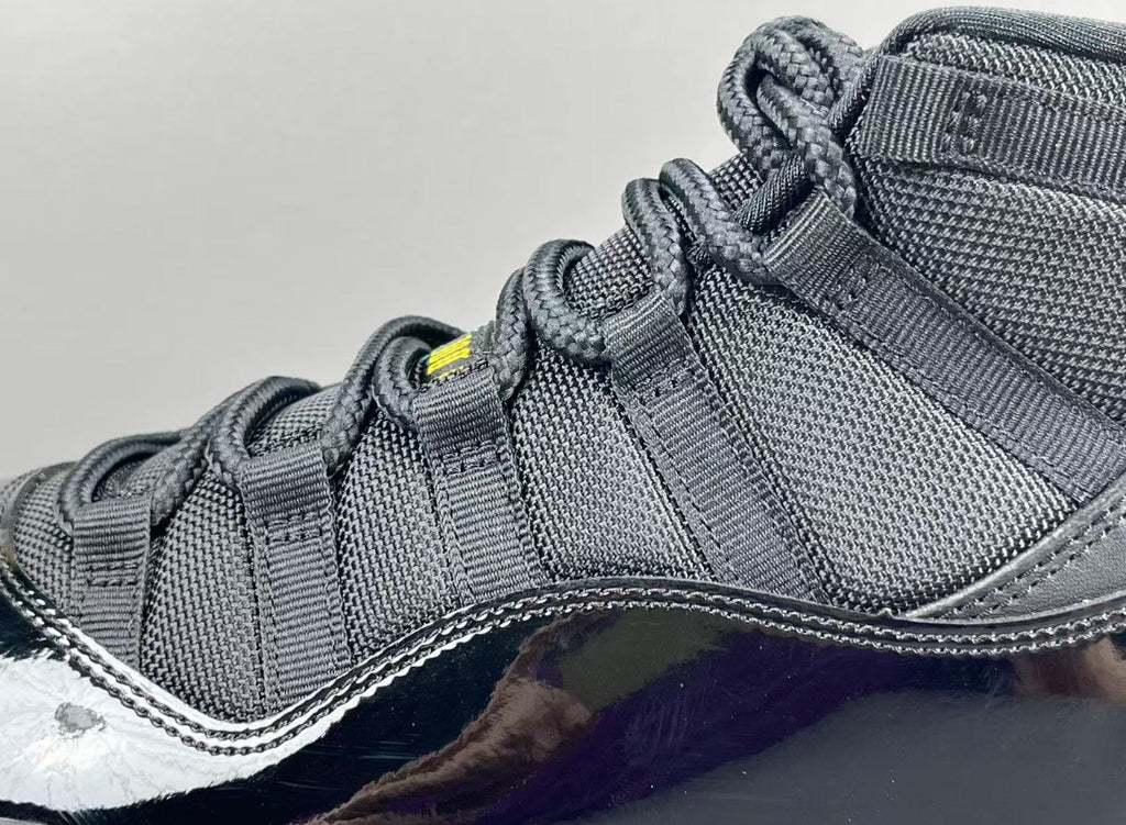 AJ11 AIR JORDAN 11 (WOMEN)