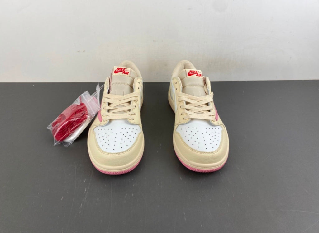 JORDAN 1 LOW TRAVIS SCOTT