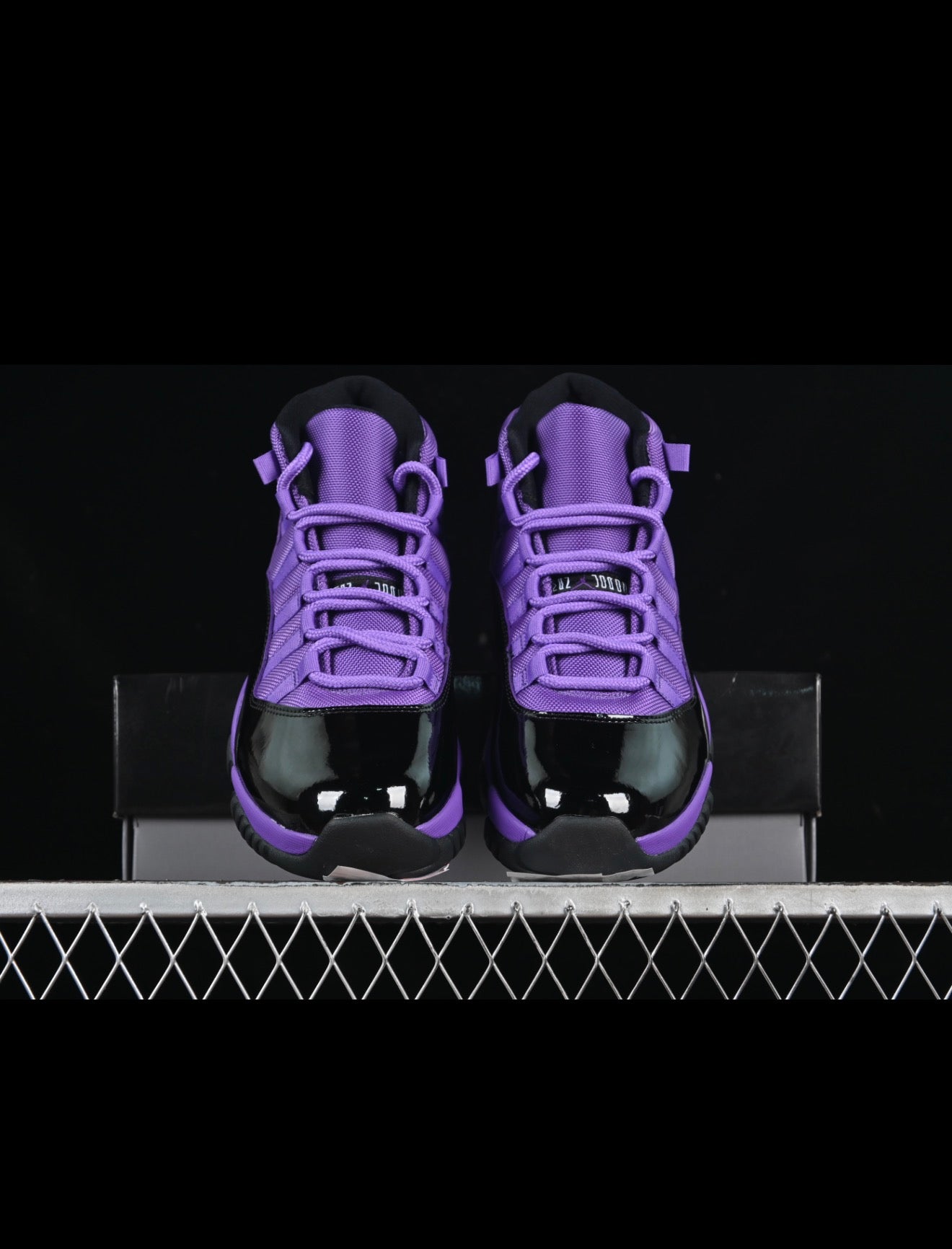 AJ11 AIR JORDAN 11 (WOMEN)