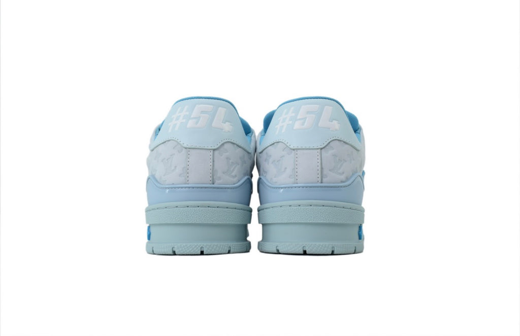 LOUIS VUITTON SNEAKERS (WOMEN)