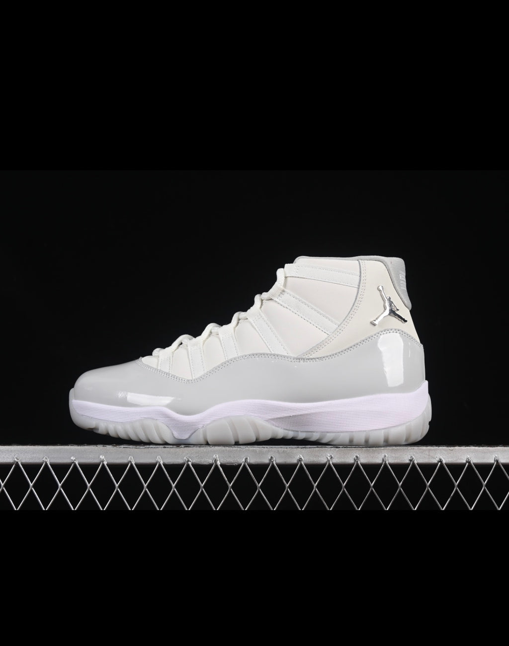 AJ11 AIR JORDAN 11 (WOMEN)