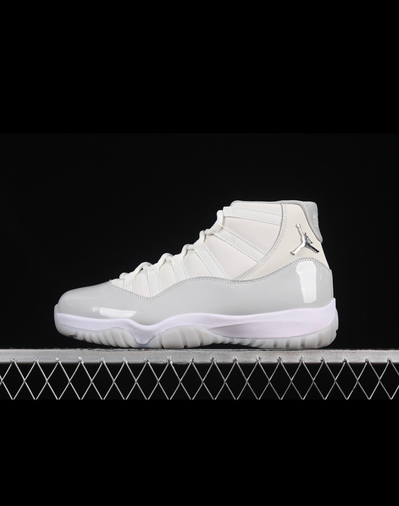 AJ11 AIR JORDAN 11 (WOMEN)