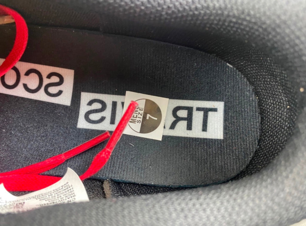JORDAN 1 LOW TRAVIS SCOTT