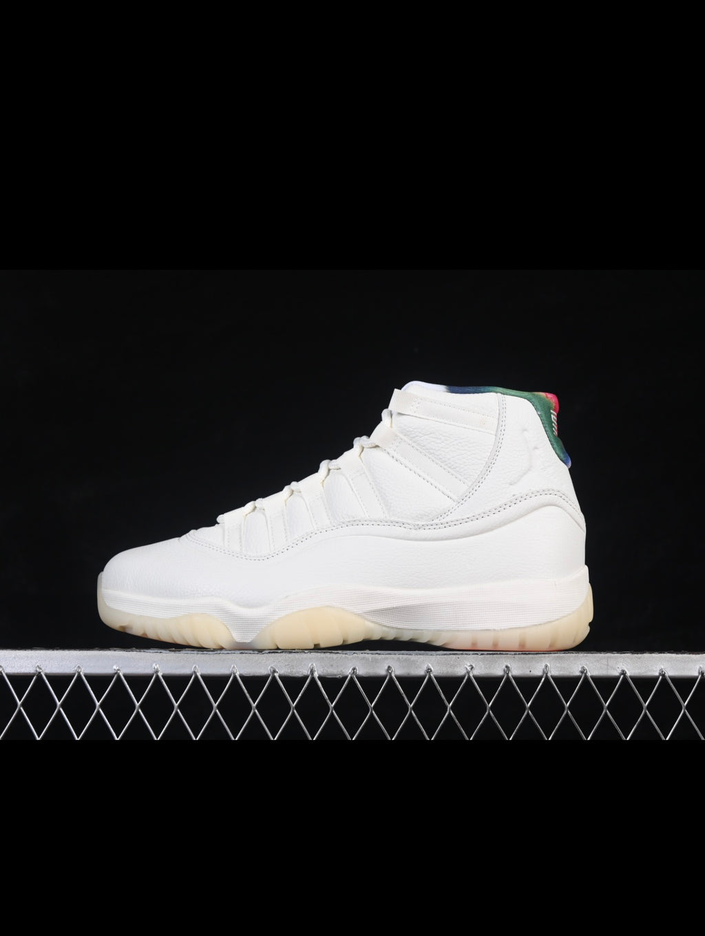 AJ11 AIR JORDAN 11 (WOMEN)