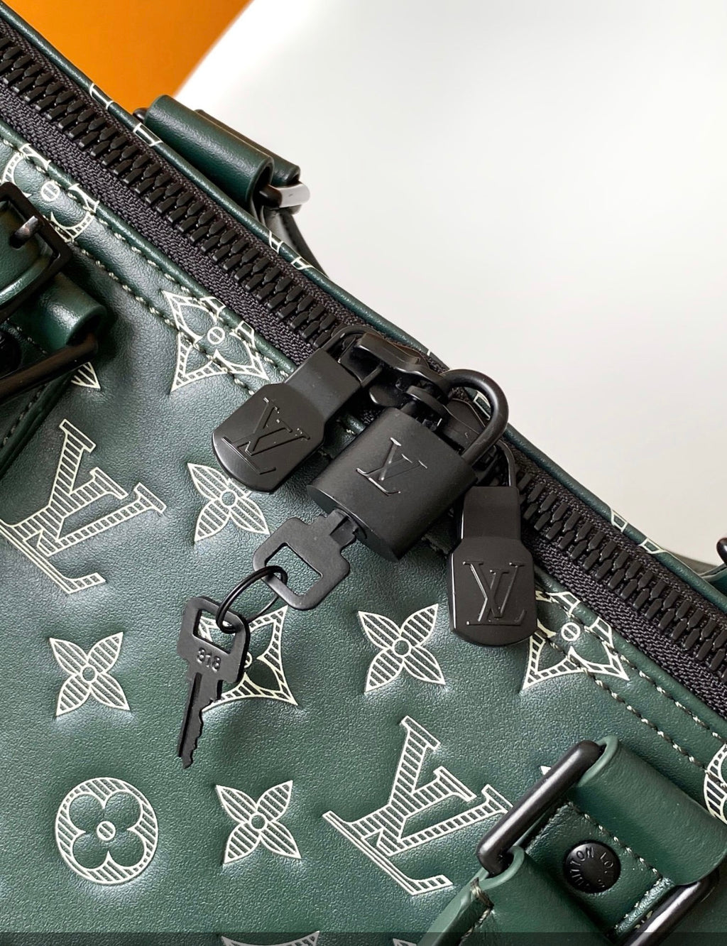LOUIS VUITTON TRAVEL BAGS