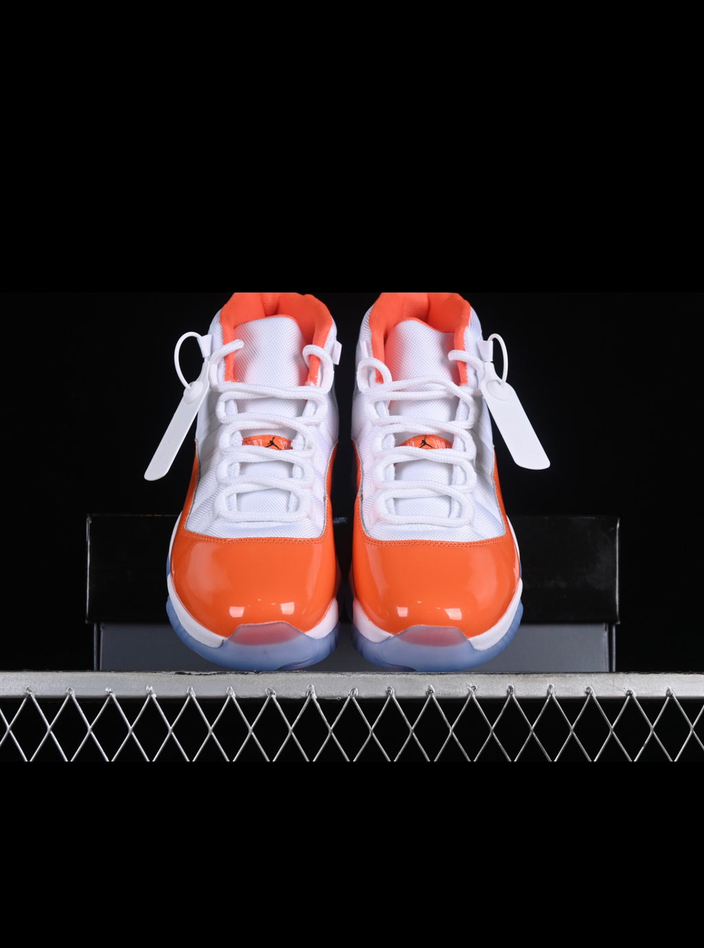 AJ11 AIR JORDAN 11 (WOMEN)