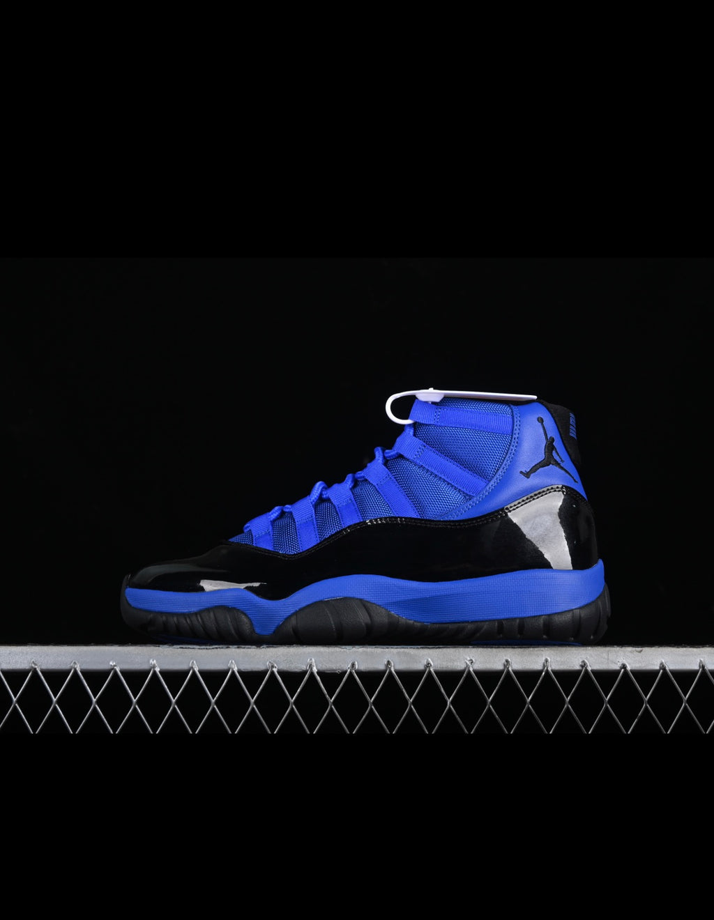 AJ11 AIR JORDAN 11 (WOMEN)