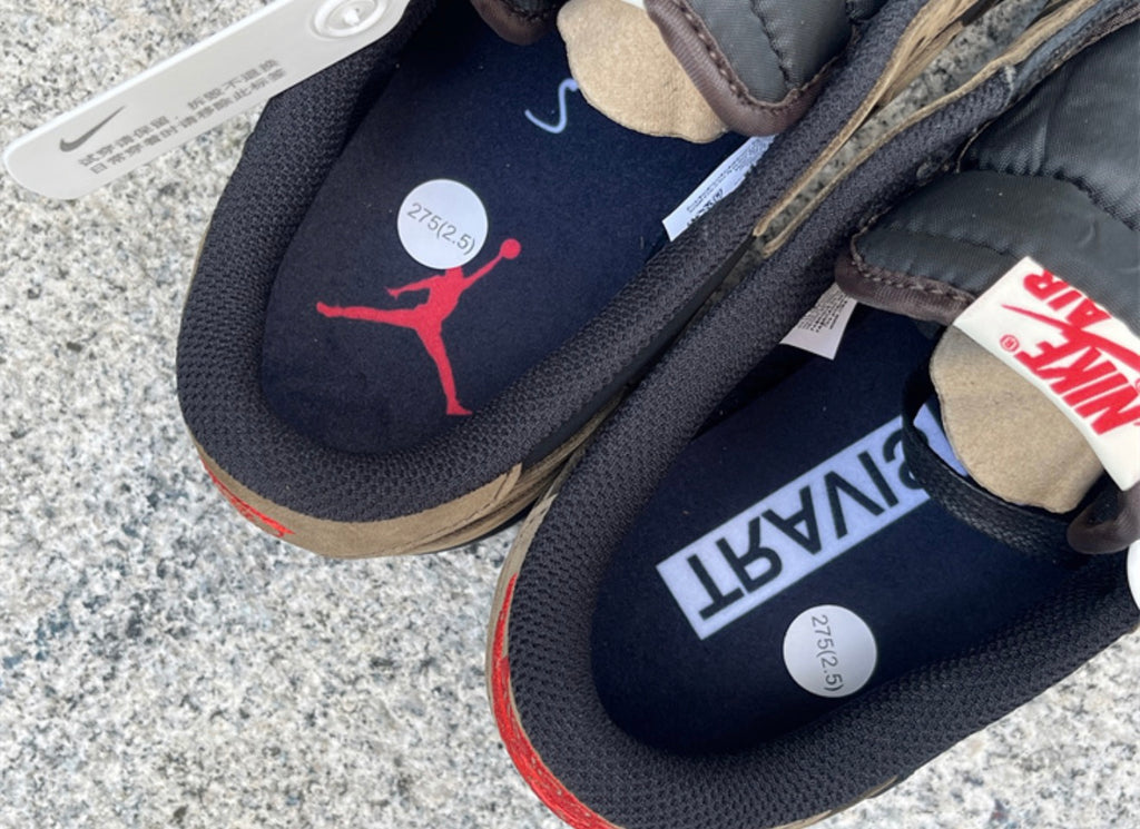 JORDAN 1 LOW TRAVIS SCOTT