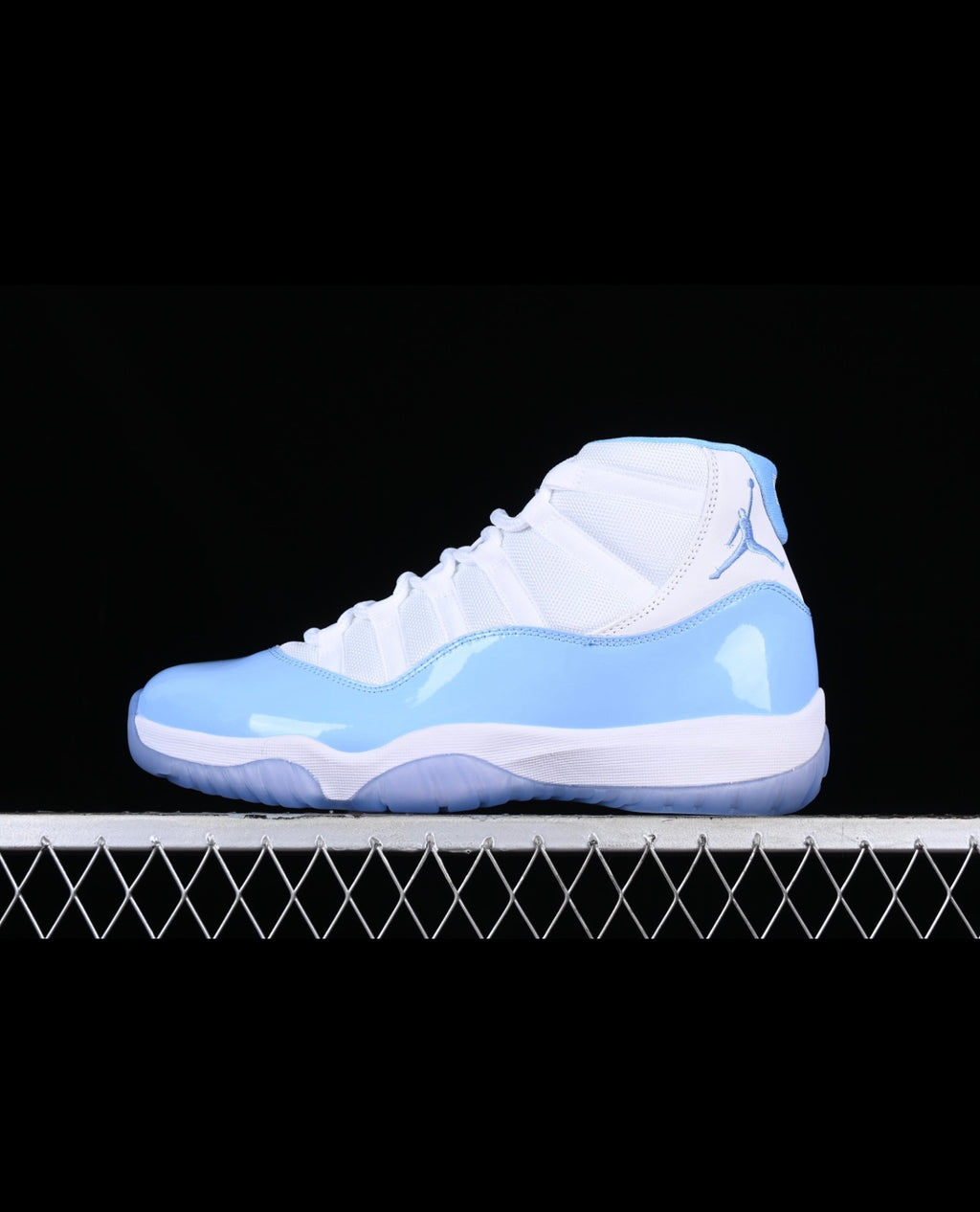 AJ11 AIR JORDAN 11 (WOMEN)