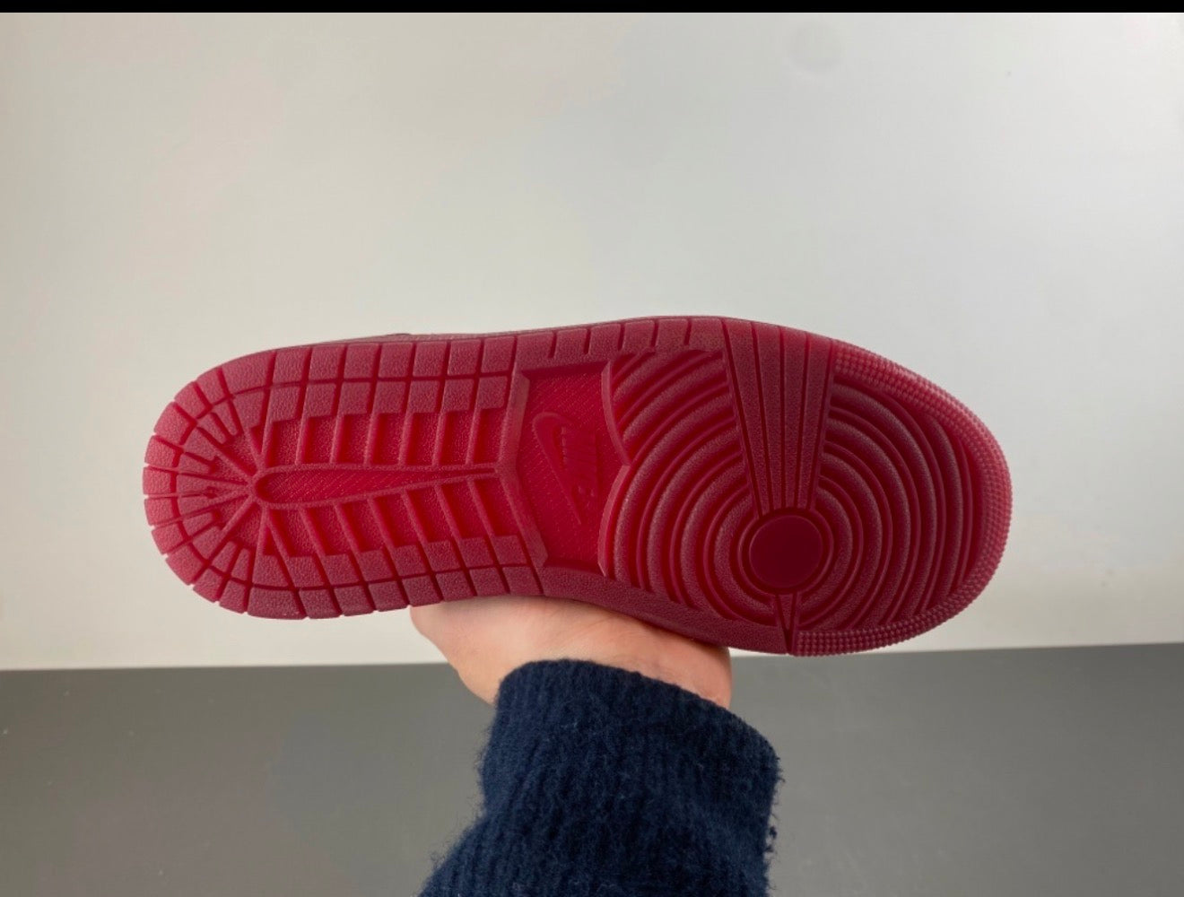 JORDAN 1 LOW TRAVIS SCOTT