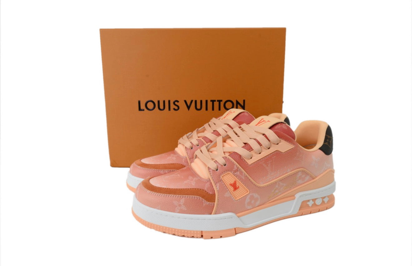 LOUIS VUITTON SNEAKERS (WOMEN)