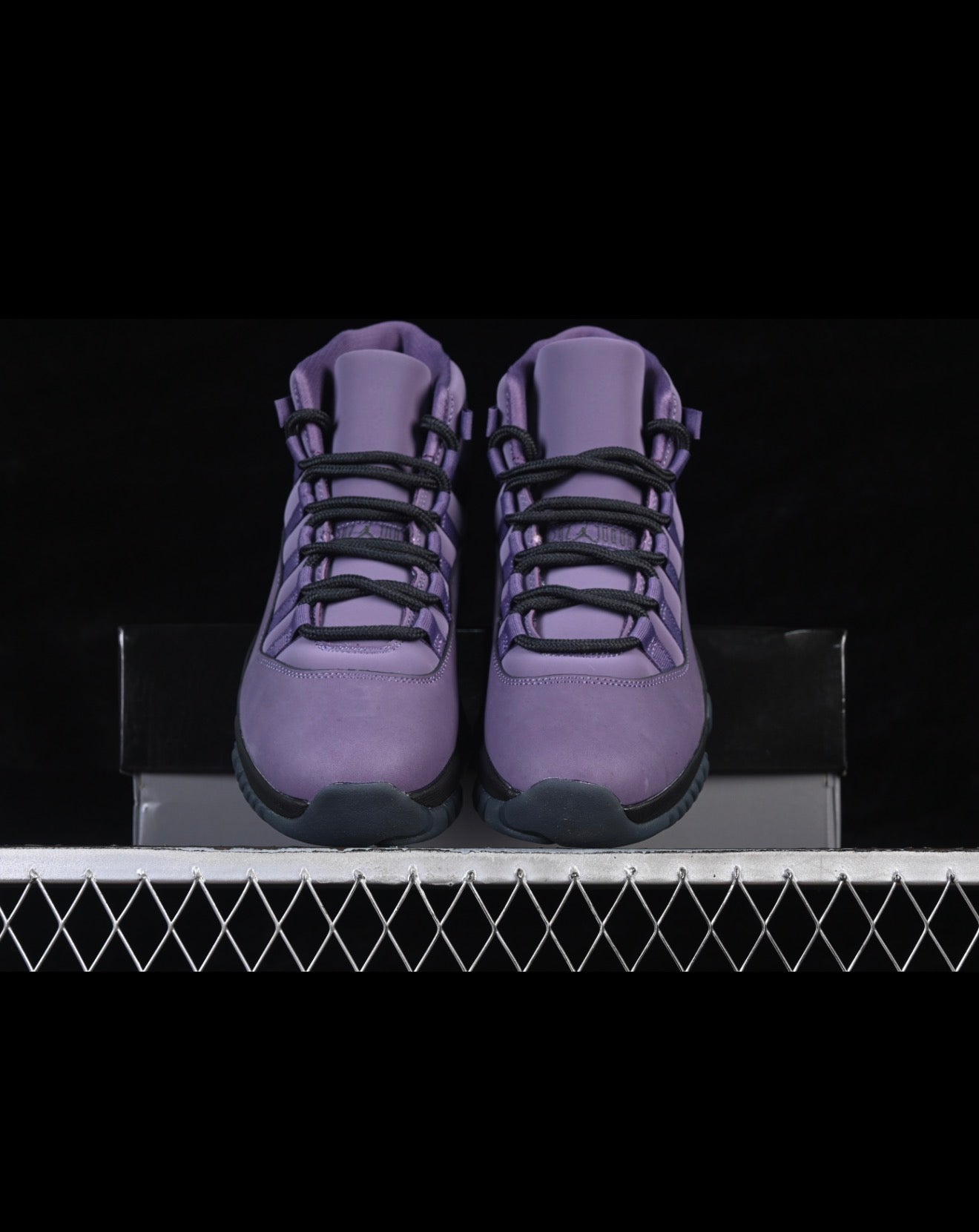 AJ11 AIR JORDAN 11 (WOMEN)