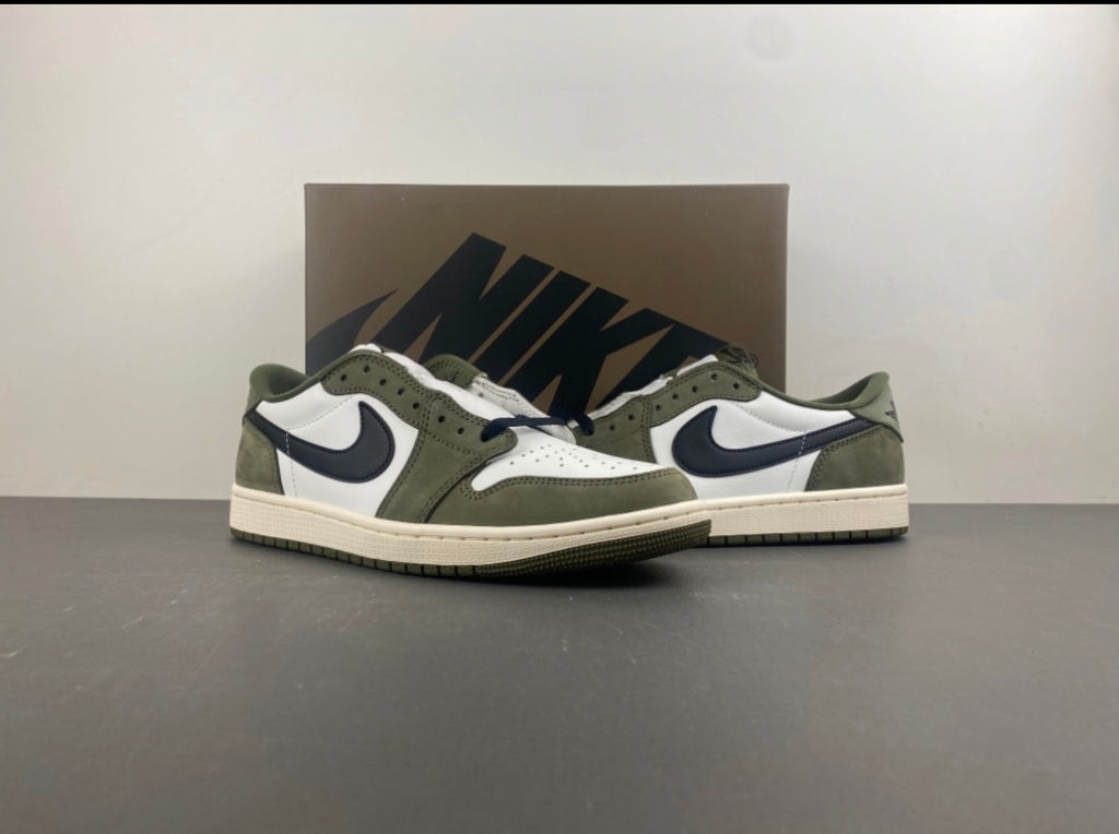 JORDAN 1 LOW TRAVIS SCOTT