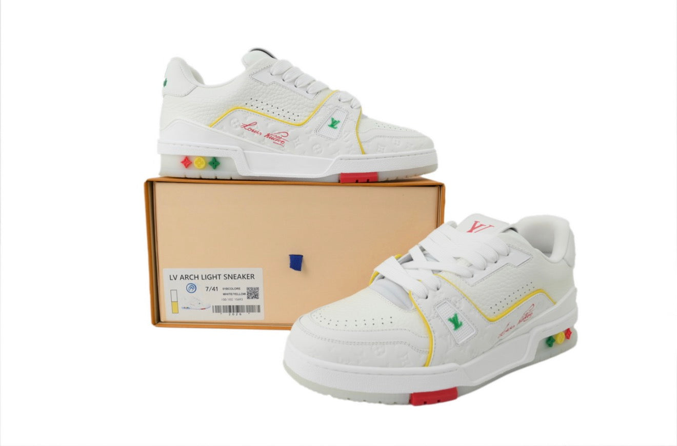 LOUIS VUITTON SNEAKERS (WOMEN)