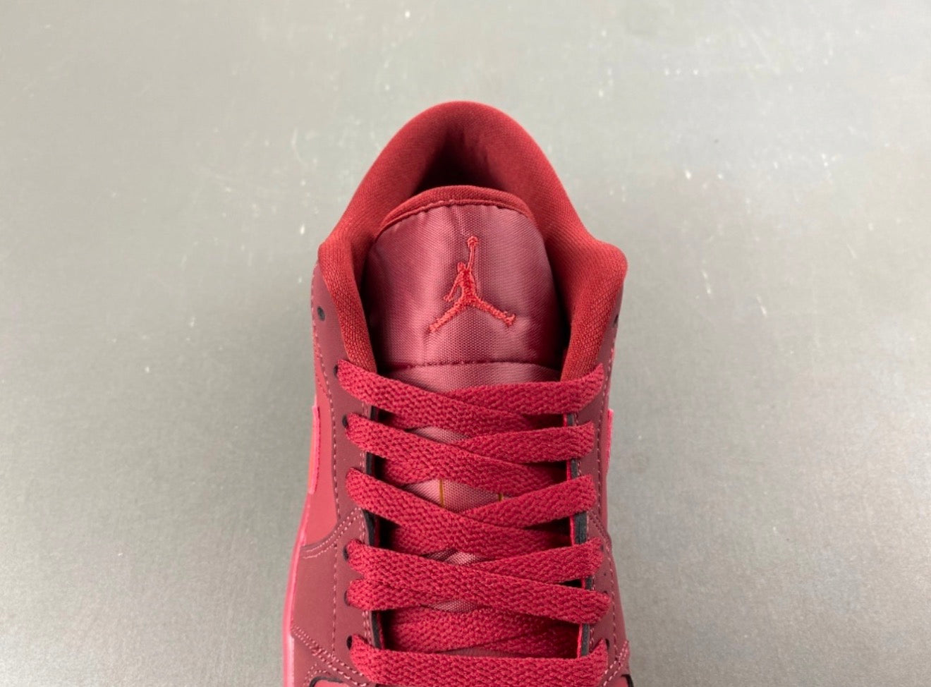 JORDAN 1 LOW TRAVIS SCOTT