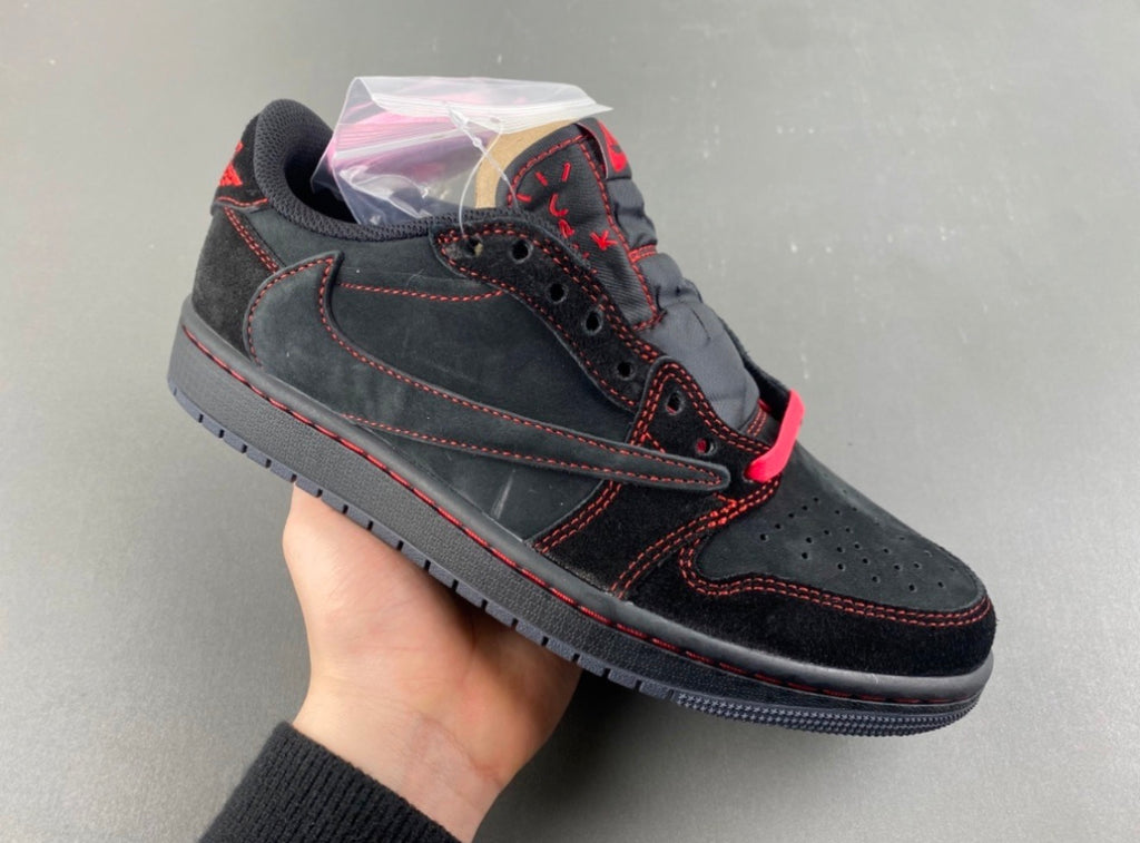 JORDAN 1 LOW TRAVIS SCOTT
