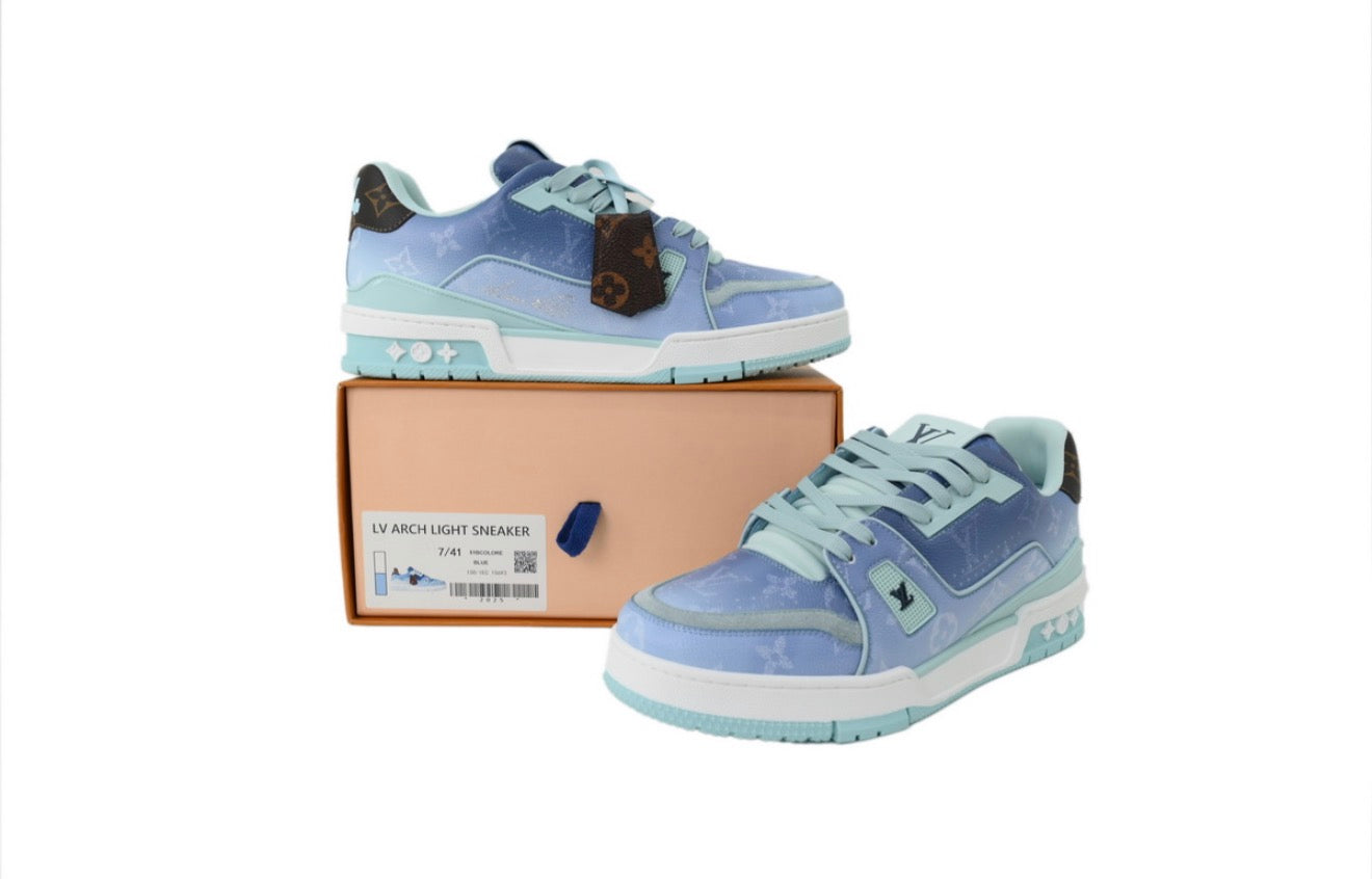 LOUIS VUITTON SNEAKERS (WOMEN)