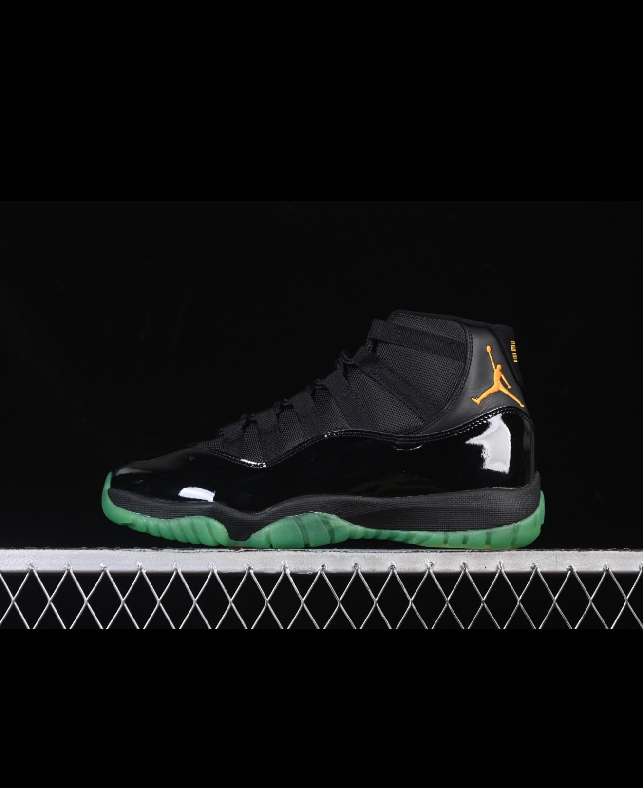 AJ11 AIR JORDAN 11 (WOMEN)
