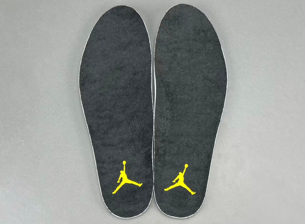 AJ11 AIR JORDAN 11 (WOMEN)