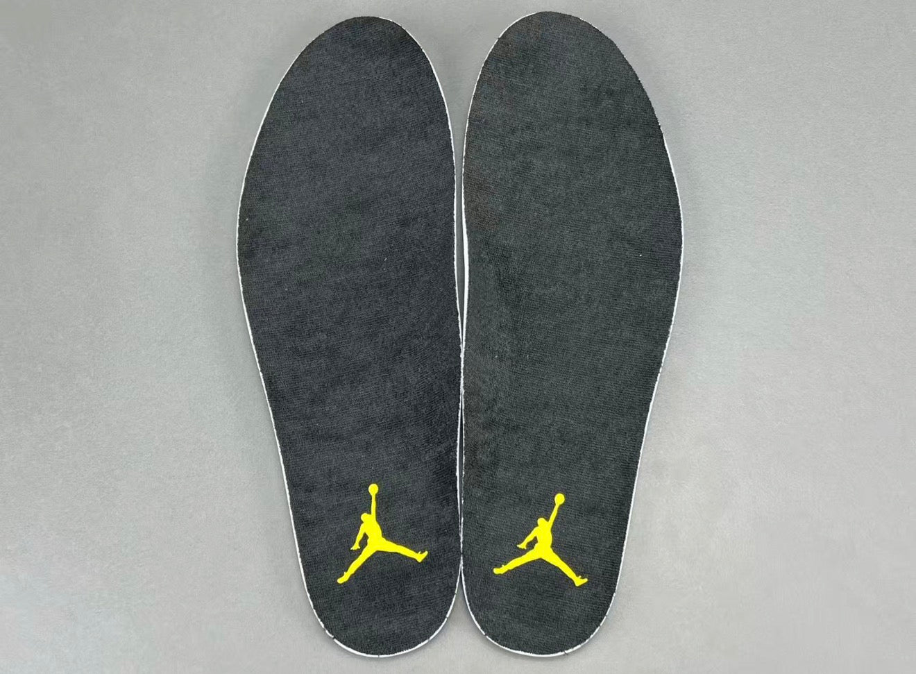 AJ11 AIR JORDAN 11 (WOMEN)