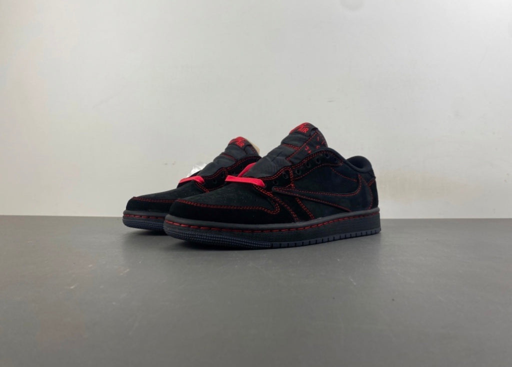 JORDAN 1 LOW TRAVIS SCOTT