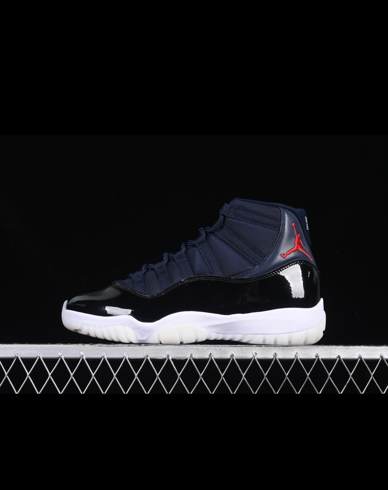 AJ11 AIR JORDAN 11 (WOMEN)