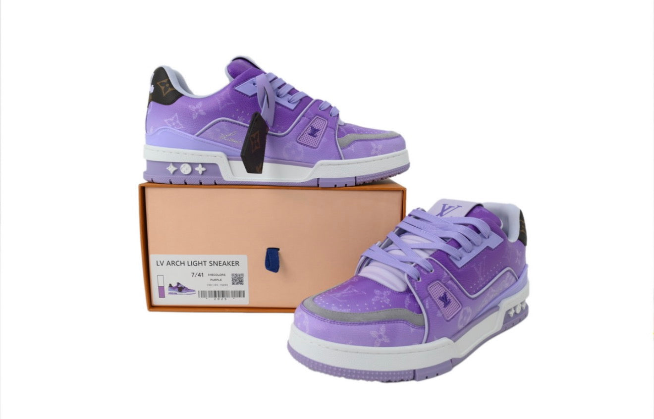 LOUIS VUITTON SNEAKERS (WOMEN)