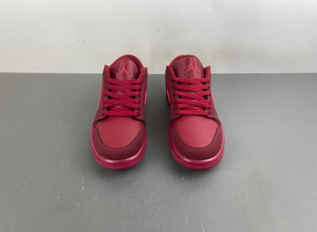 JORDAN 1 LOW TRAVIS SCOTT