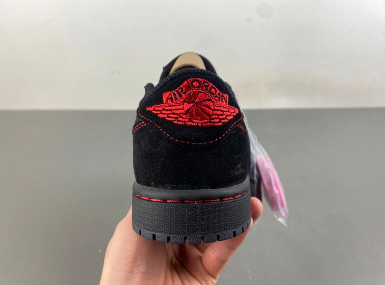 JORDAN 1 LOW TRAVIS SCOTT