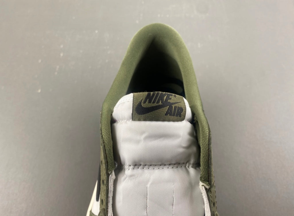 JORDAN 1 LOW TRAVIS SCOTT
