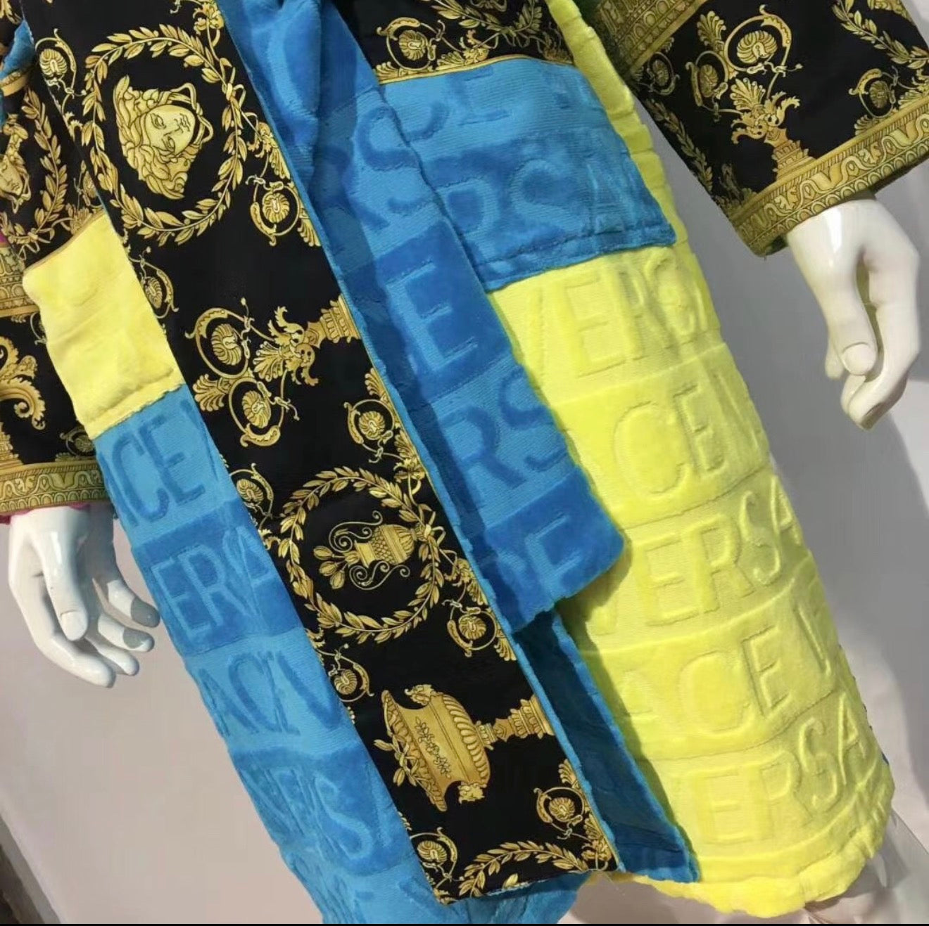 VERSACE ROBE