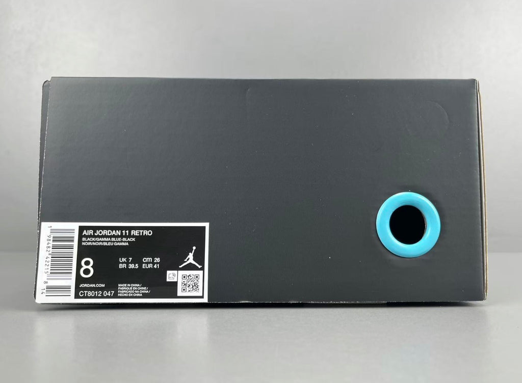 AJ11 AIR JORDAN 11 (WOMEN)