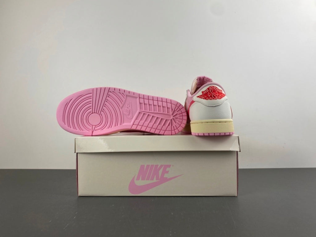 JORDAN 1 LOW TRAVIS SCOTT