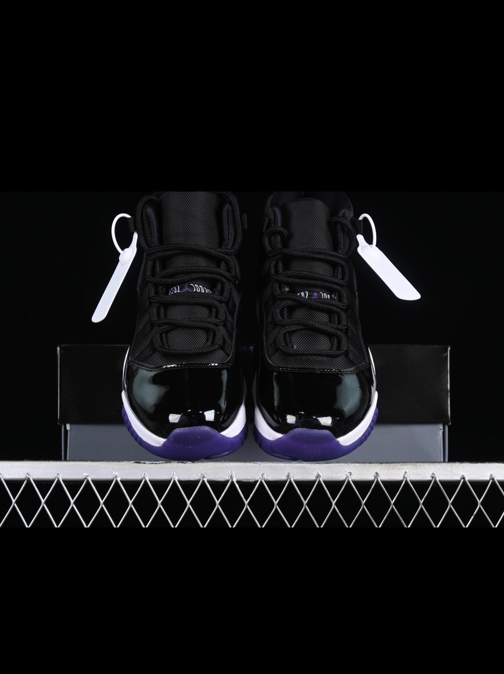 AJ11 AIR JORDAN 11 (WOMEN)
