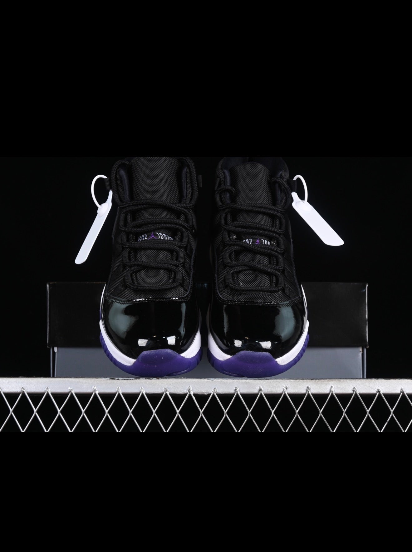 AJ11 AIR JORDAN 11 (WOMEN)