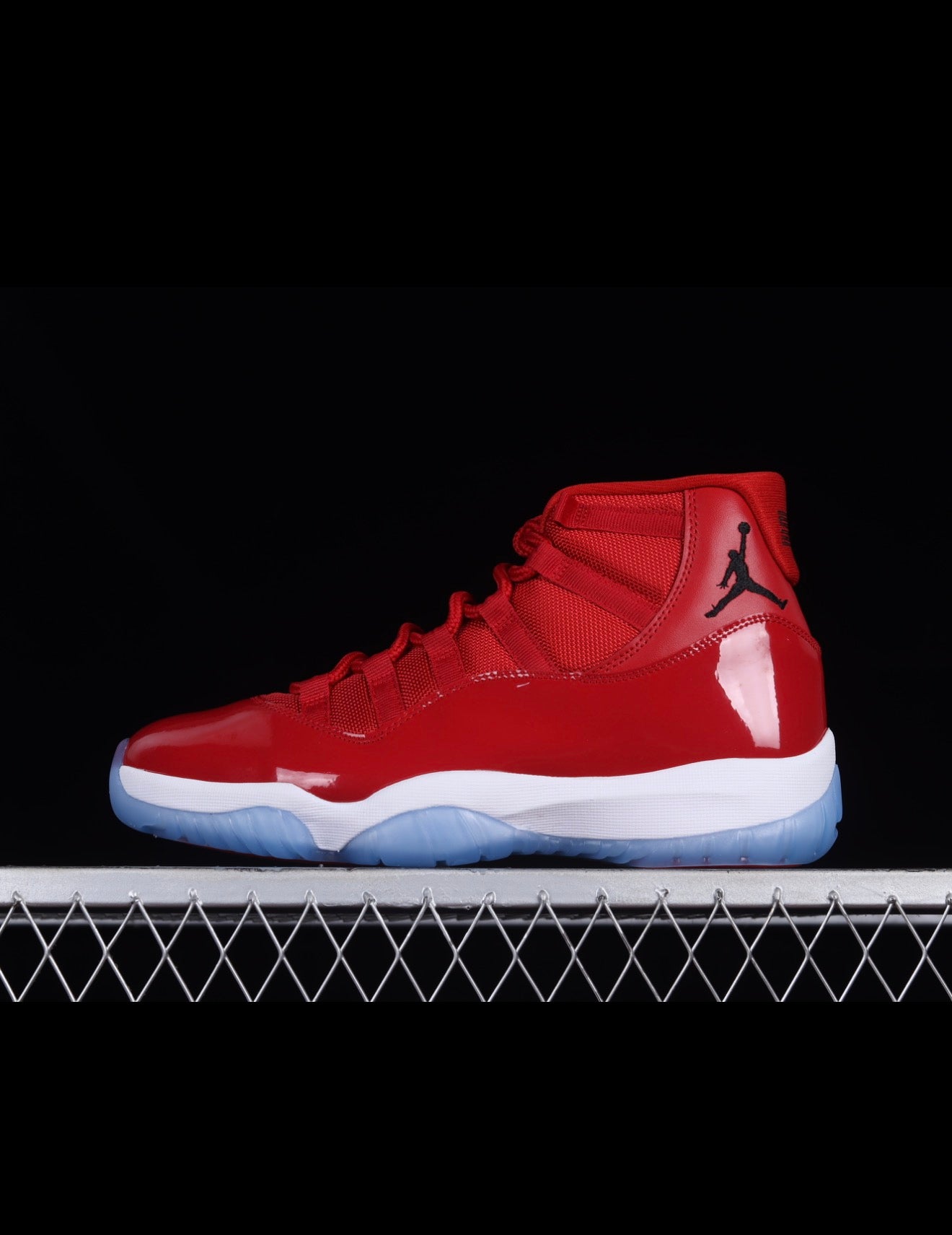 AJ11 AIR JORDAN 11 (WOMEN)
