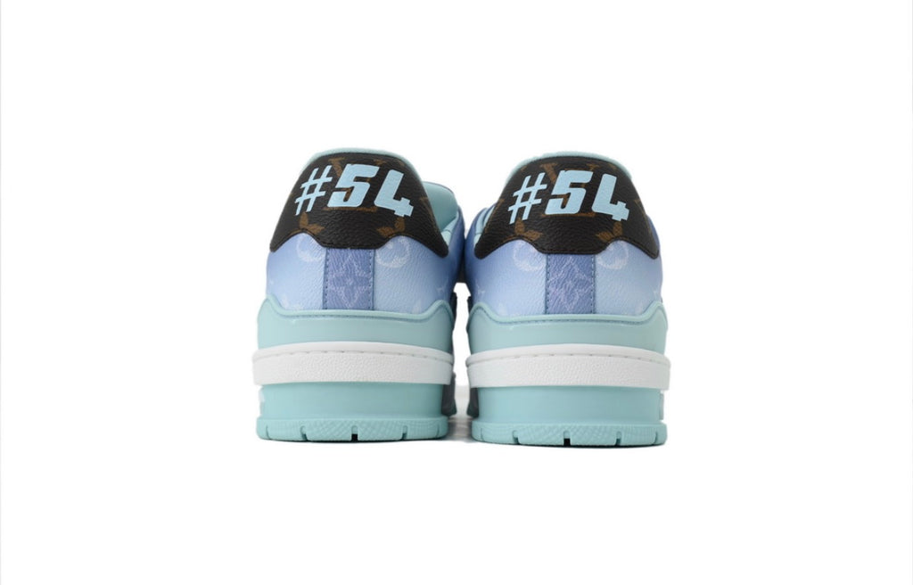 LOUIS VUITTON SNEAKERS (WOMEN)
