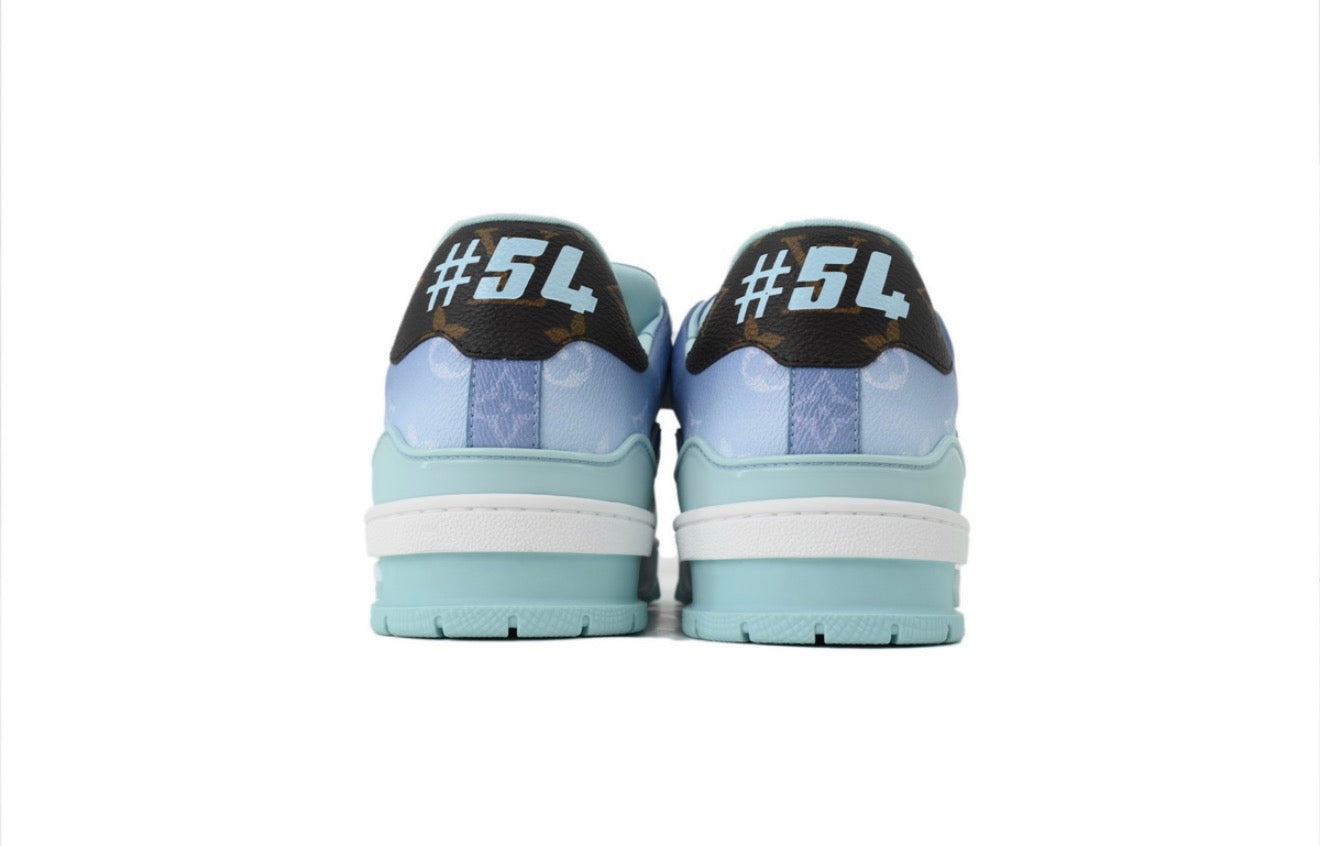 LOUIS VUITTON SNEAKERS (WOMEN)